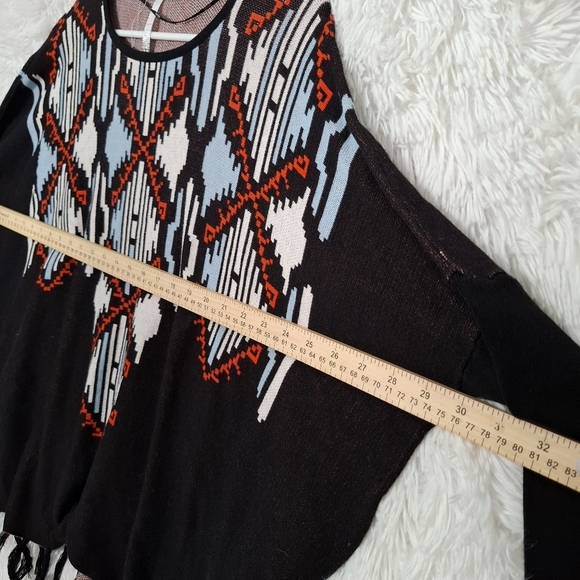 Kensie Women's Fringe Printed Sweater Poncho Black Combo M/L Oversized NWT. - Picture 6 of 11